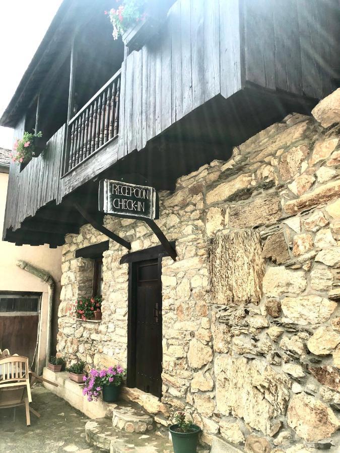 Hotel Rural El Lagar De Las Medulas Orellan Bagian luar foto