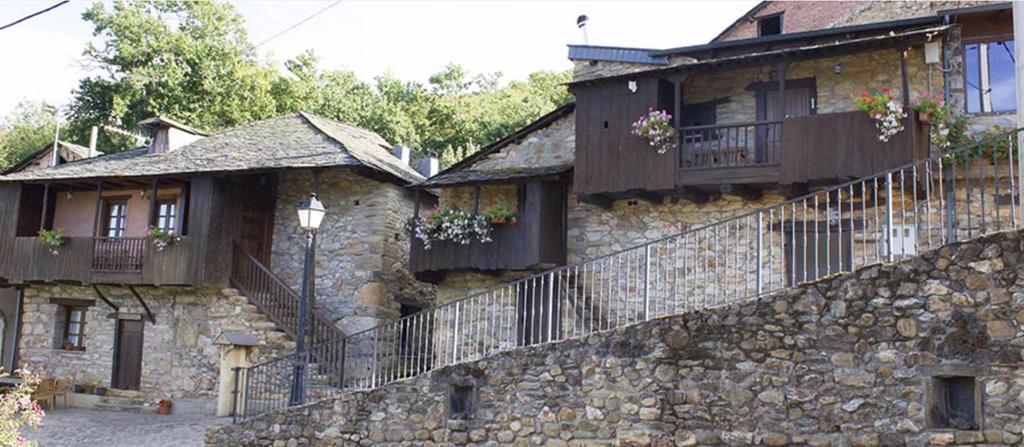 Hotel Rural El Lagar De Las Medulas Orellan Bagian luar foto