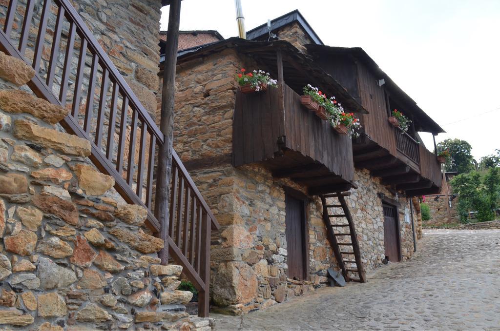 Hotel Rural El Lagar De Las Medulas Orellan Bagian luar foto