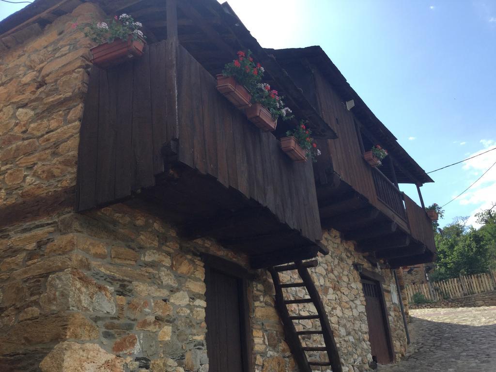 Hotel Rural El Lagar De Las Medulas Orellan Bagian luar foto