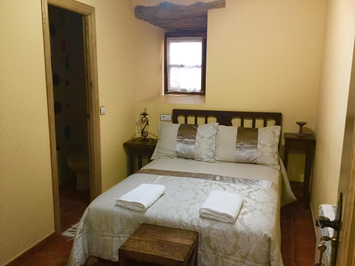 Hotel Rural El Lagar De Las Medulas Orellan Bagian luar foto